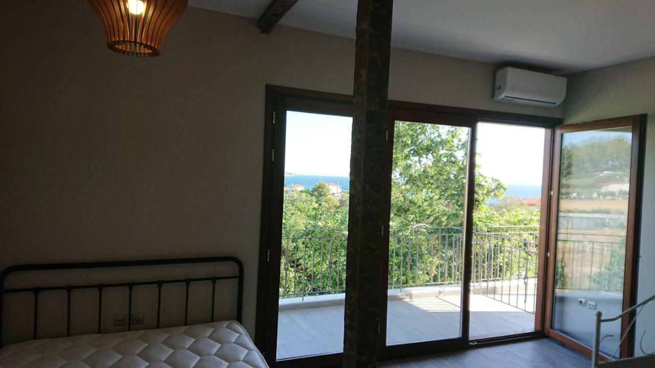 Apartamento Stone House With Seaview Nea Poteidaia Exterior foto