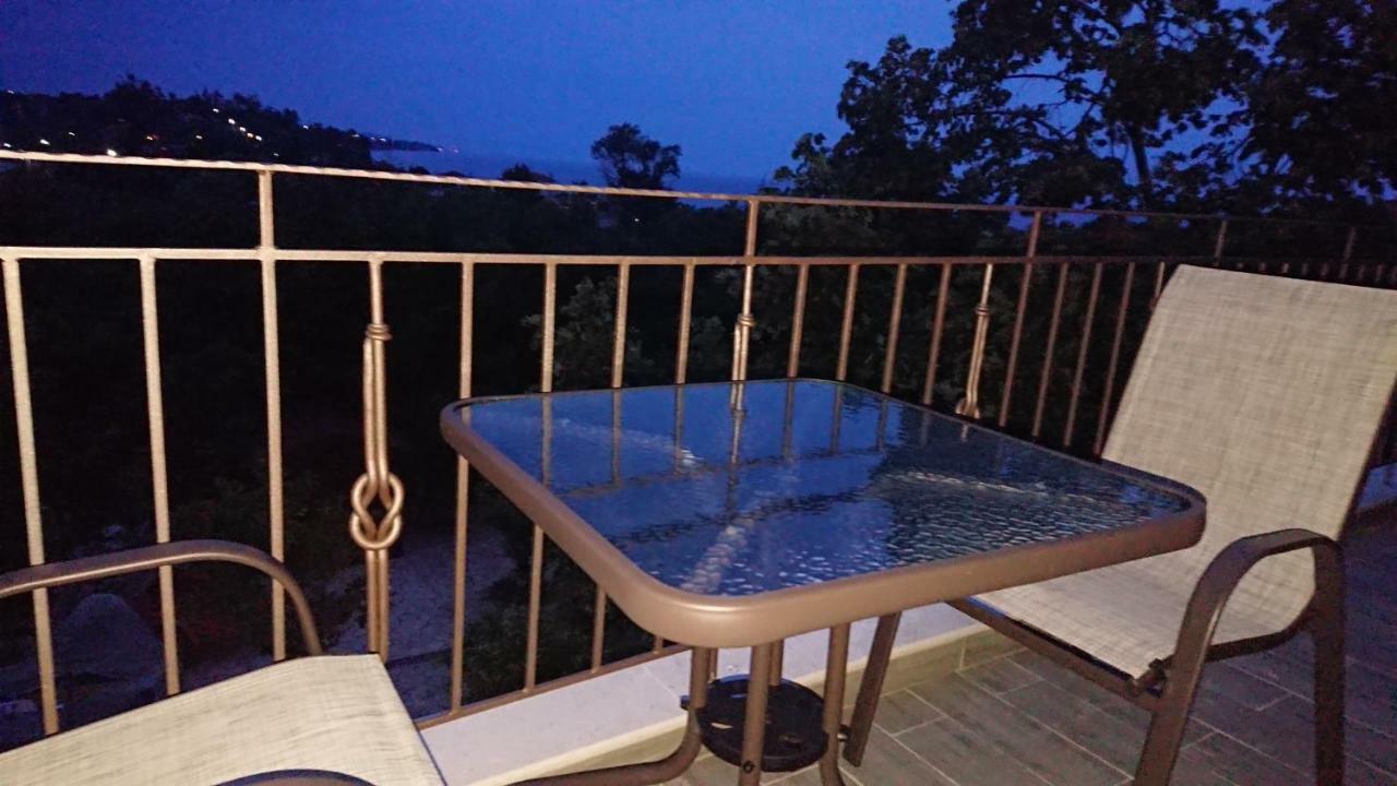 Apartamento Stone House With Seaview Nea Poteidaia Exterior foto