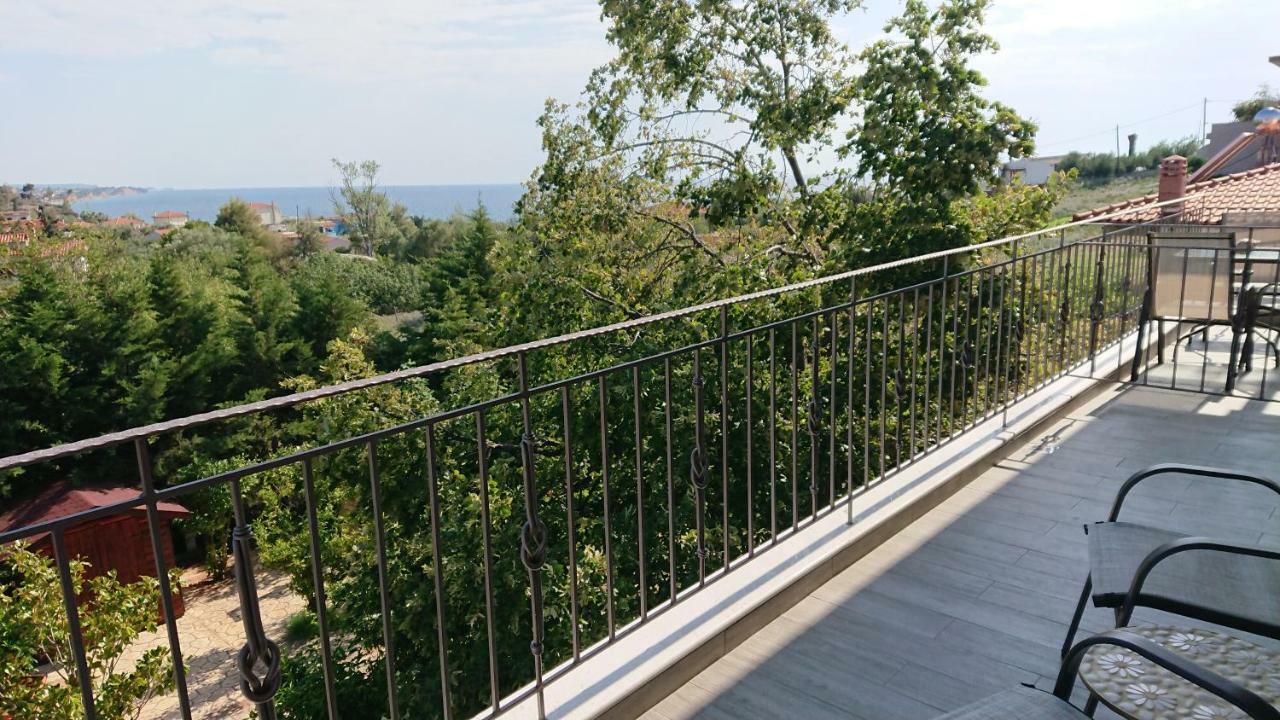 Apartamento Stone House With Seaview Nea Poteidaia Exterior foto